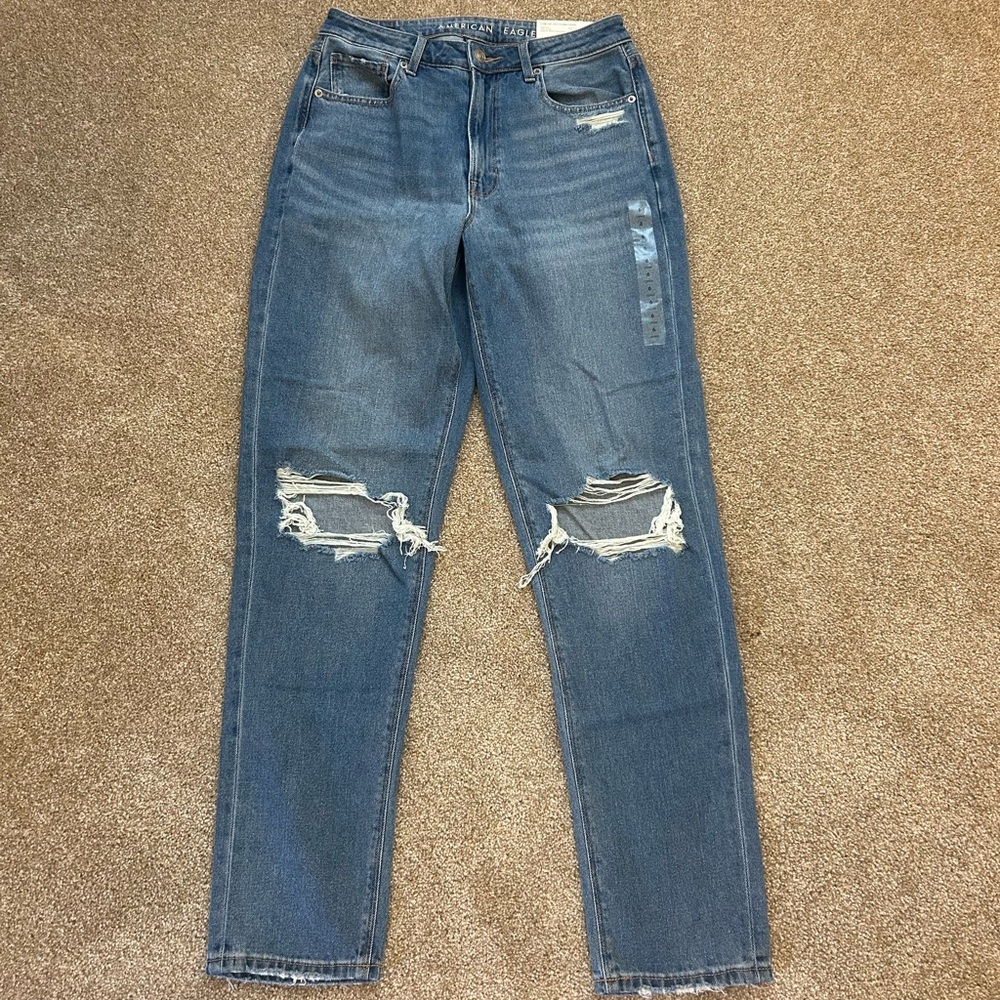 NWT American Eagle Mom Jeans